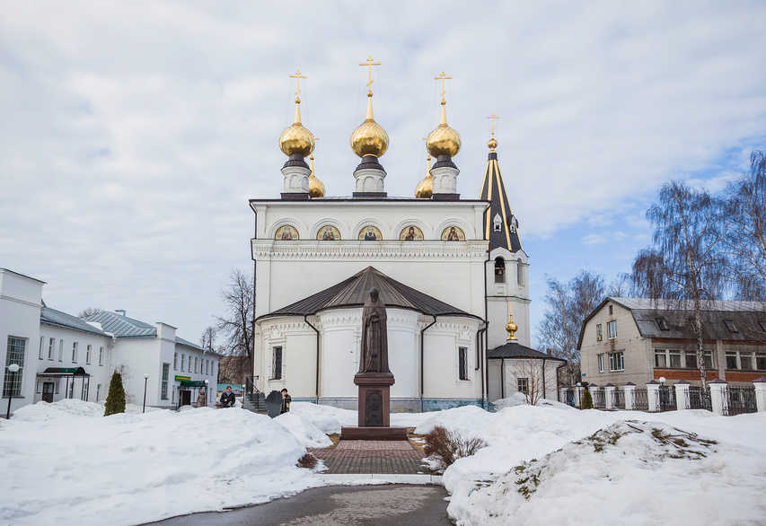 Епископ Городецкий и Ветлужский Августин совершил Божественную литургию в день памяти святого Александра Невского в Городецком Феодоровском мужском монастыре