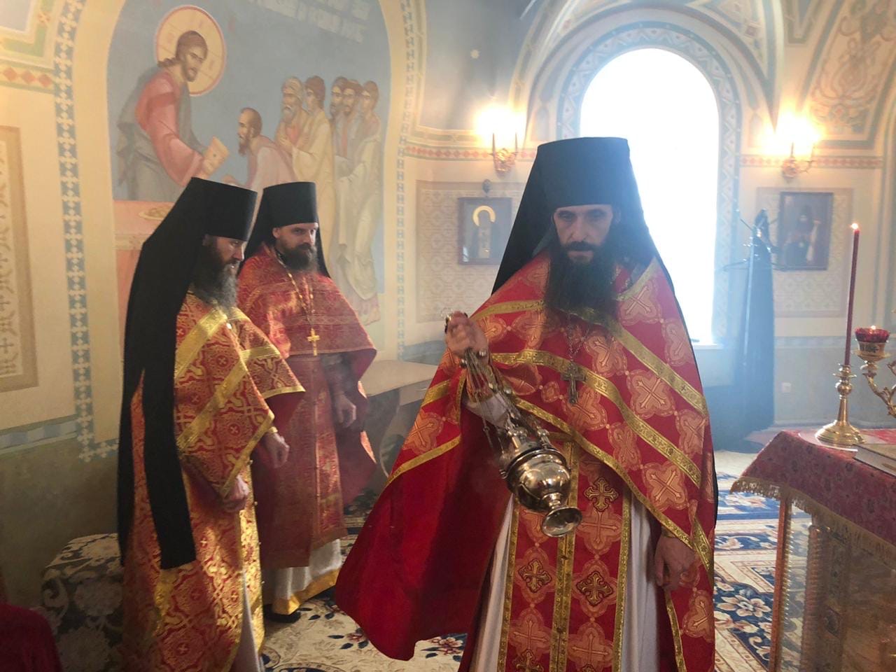20 апреля наместник Городецкого Феодоровского мужского монастыря игумен Даниил (Гулько) совершил Божественную литургию на Свято-Троицком Архиерейском подворье села Белбаж