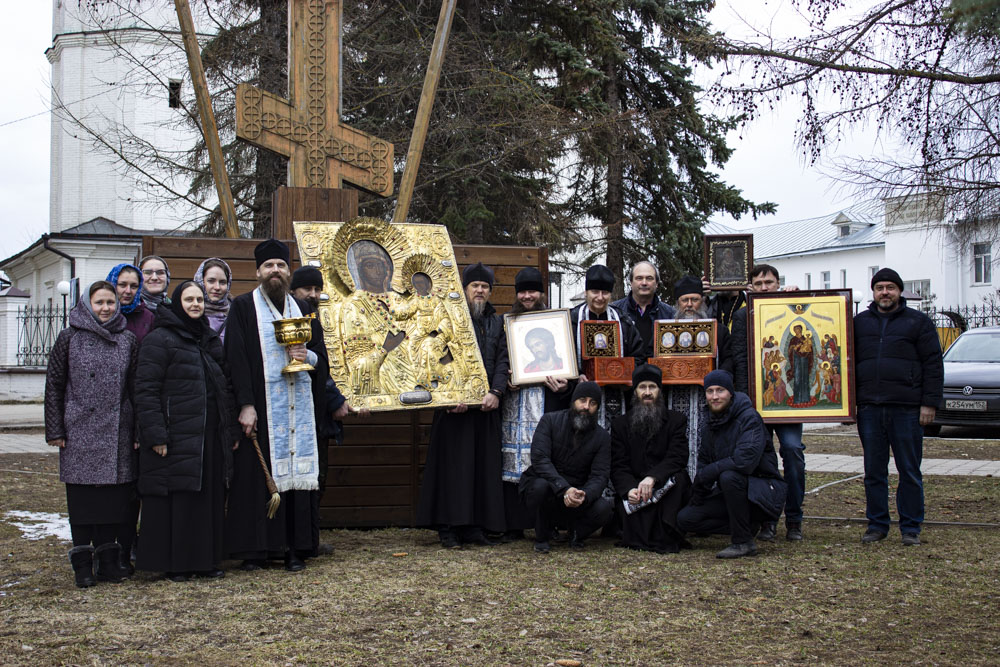 Крестные ходы вокруг населенных пунктов, входящих в каноническую территорию храмов, прошли в Городецкой епархии