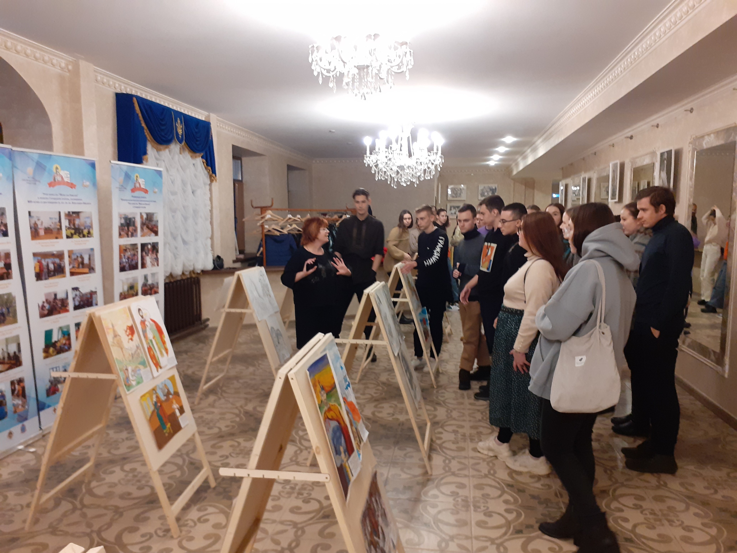Выставка работ-победителей епархиального этапа конкурса «Живи как Невский» продолжает свою работу