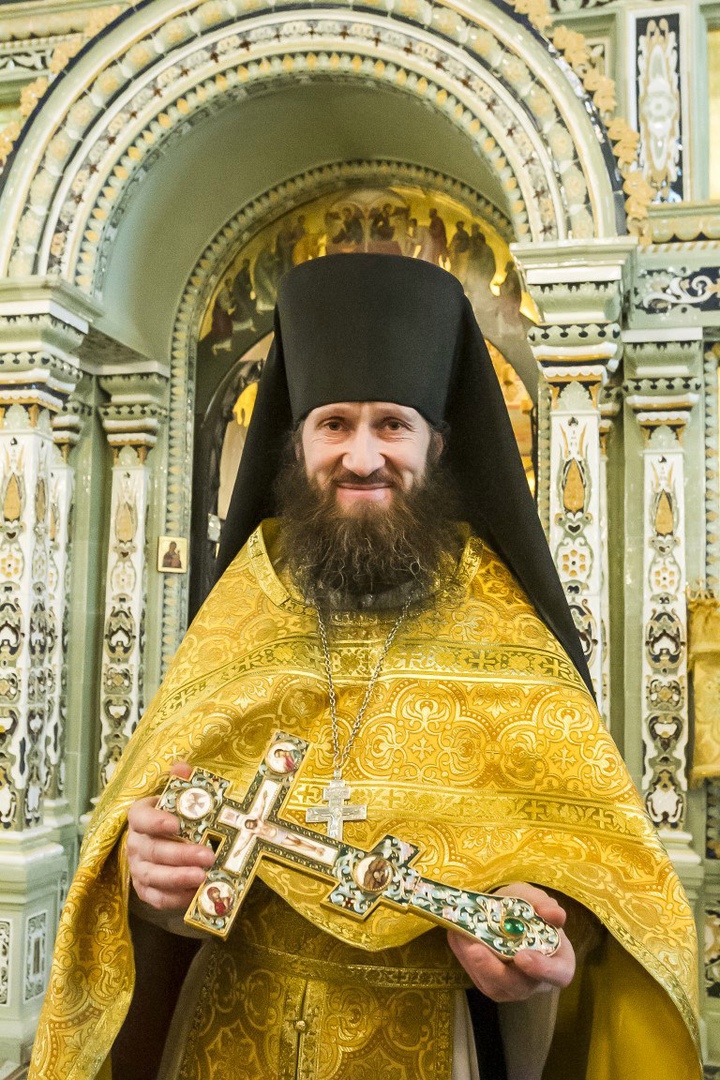 Сегодня, мы сердечно поздравляем наместника Городецкого Феодоровского мужского монастыря игумена Иону (Пестова) с 50-летием!