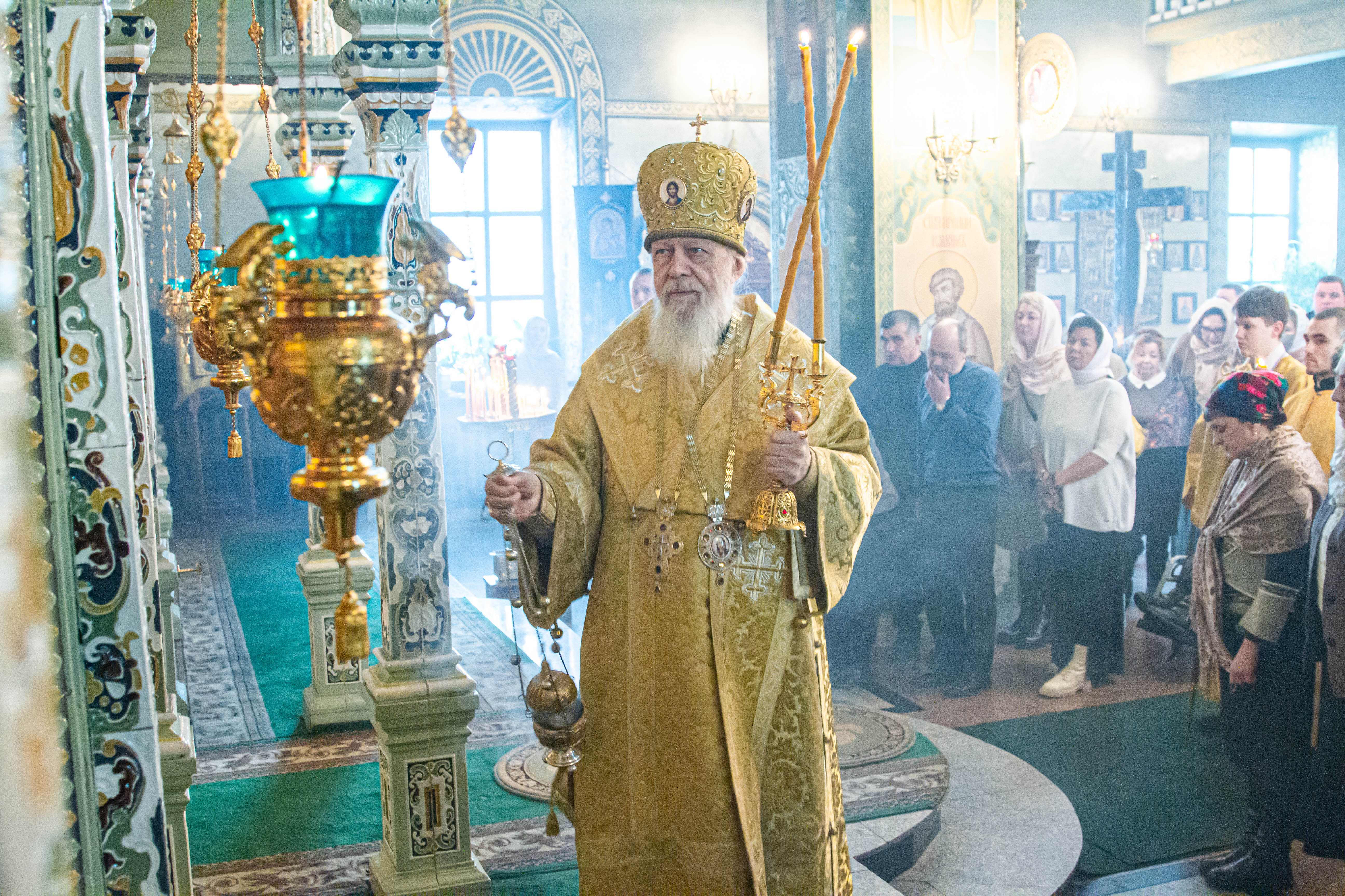 В Неделю воспоминания Адамова изгнания епископ Городецкий и Ветлужский Августин совершил Божественную литургию в Городецком кафедральном соборе