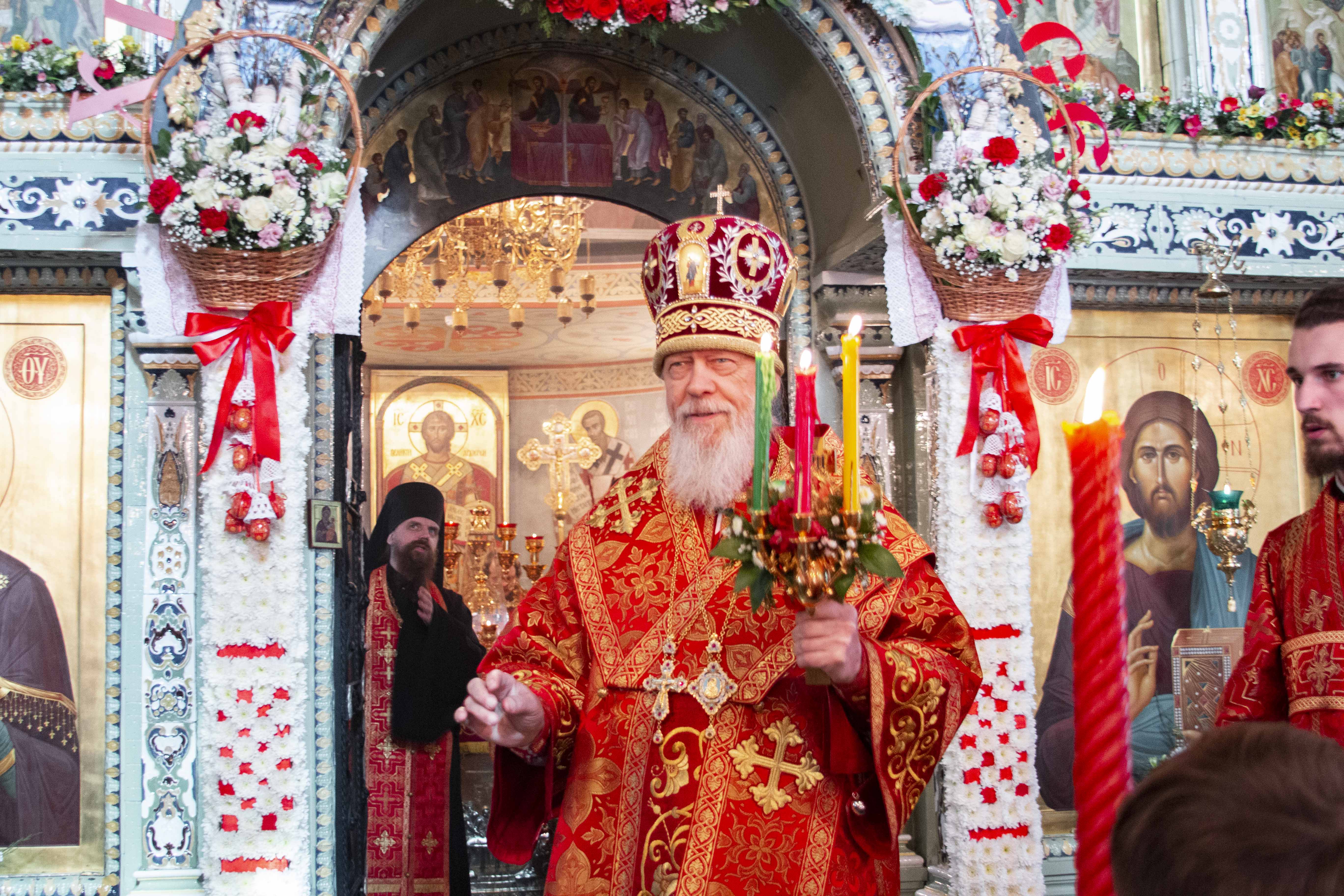 Вечером 24 апреля епископ Городецкий и Ветлужский Августин совершил Пасхальную вечерню в кафедральном соборе иконы Божией Матери Феодоровская города Городец