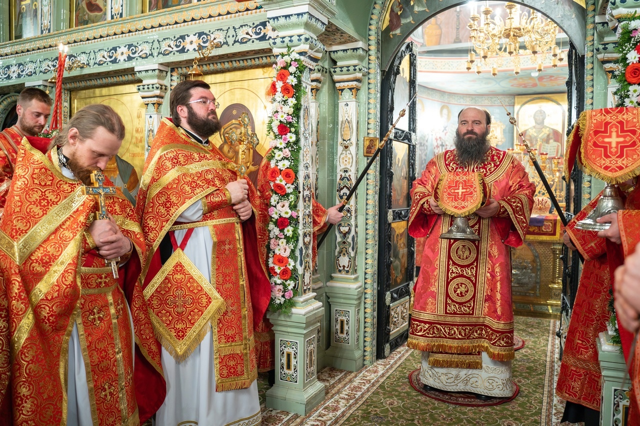В праздник Светлого Христова Воскресения епископ Городецкий и Ветлужский Парамон совершил Пасхальные богослужения в Городецком Феодоровском мужском монастыре