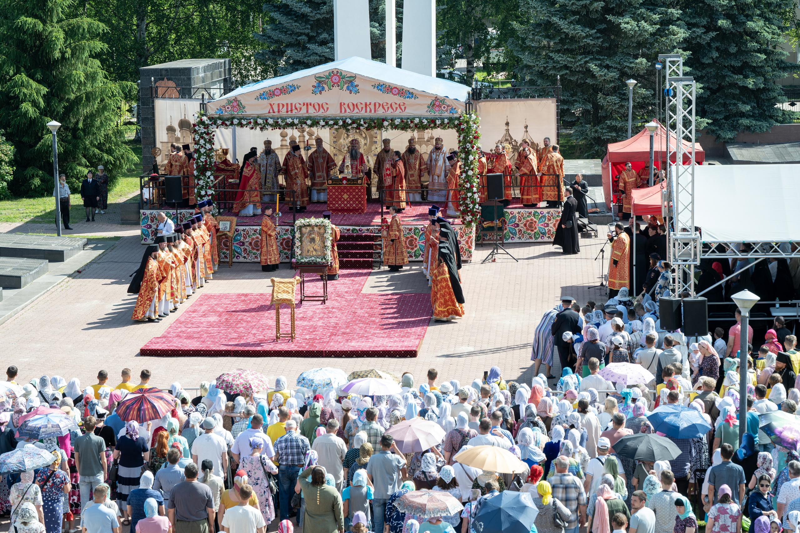 В день празднования 870-летия Городецкого Феодоровского мужского монастыря епископ Городецкий и Ветлужский Парамон сослужил Главе Нижегородской митрополии в г. Городец