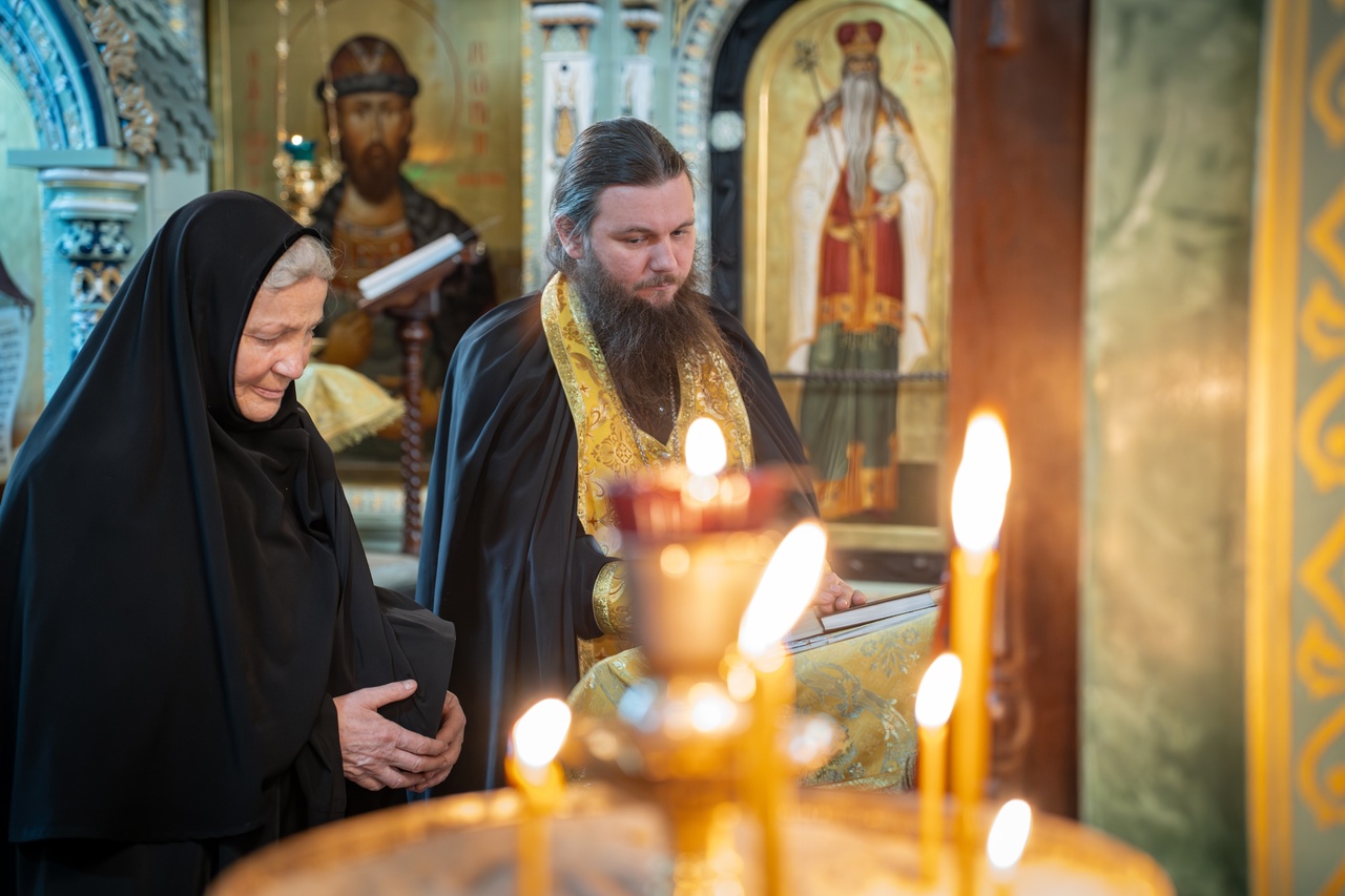 Епископ Городецкий и Ветлужский Парамон совершил Божественную литургию в Городецком Феодоровском мужском монастыре