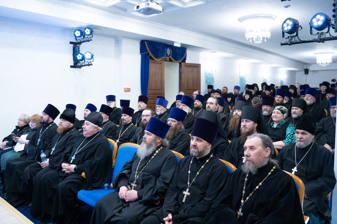 В Городецком Феодоровском мужском монастыре состоялась презентация образовательного сборника диакона Ильи Кокина «Все и сразу».