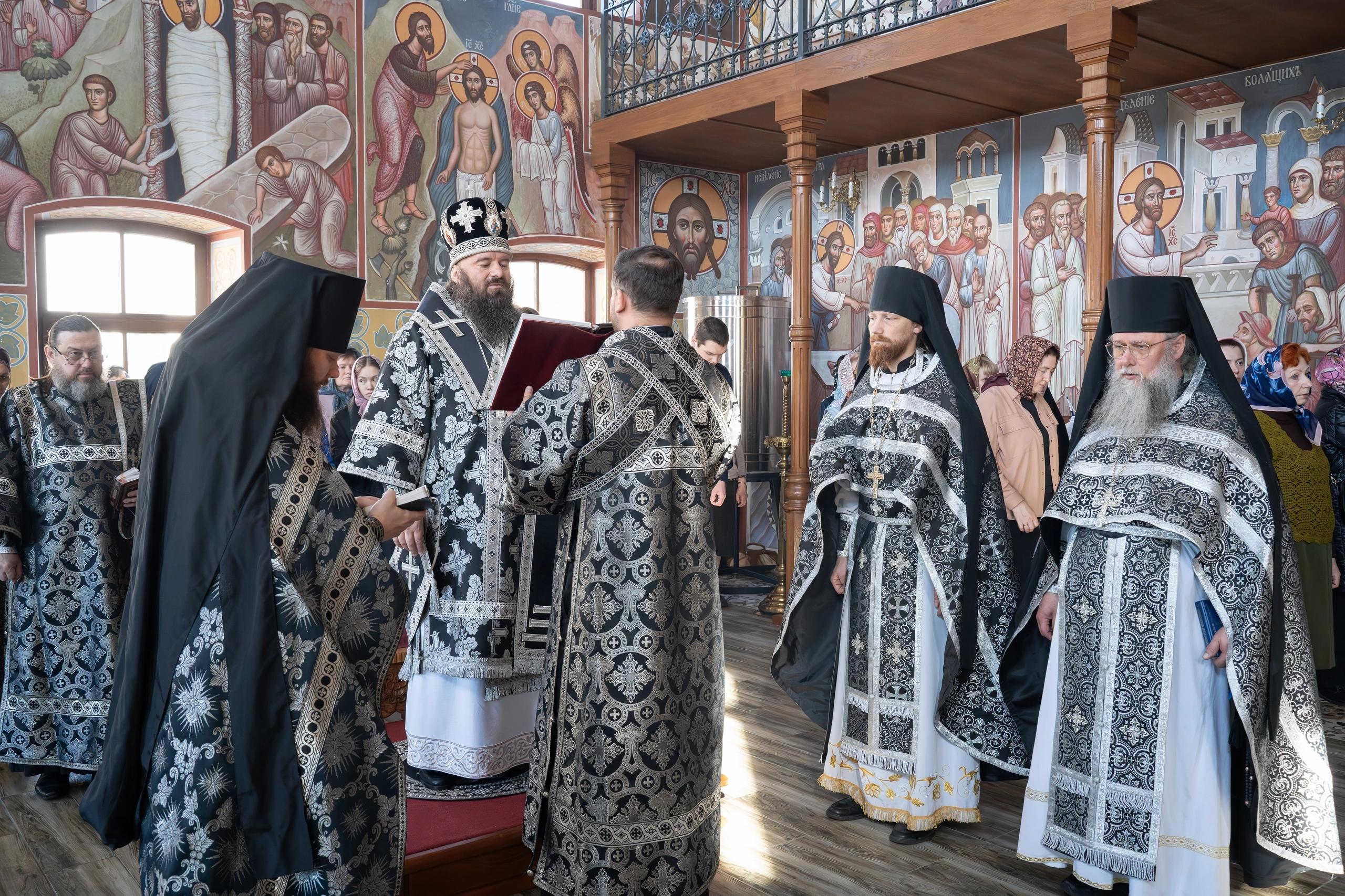 В среду Страстной седмицы епископ Городецкий и Ветлужский Парамон совершил Литургию Преждеосвященных Даров в Городецком Феодоровском мужском монастыре