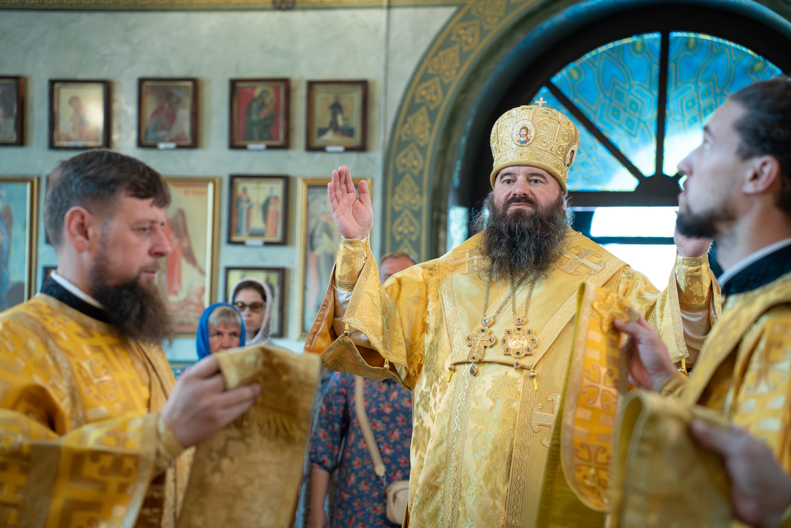 В Неделю 9-ю по Пятидесятнице епископ Городецкий и Ветлужский Парамон совершил Божественную литургию в Городецком Феодоровском мужском монастыре