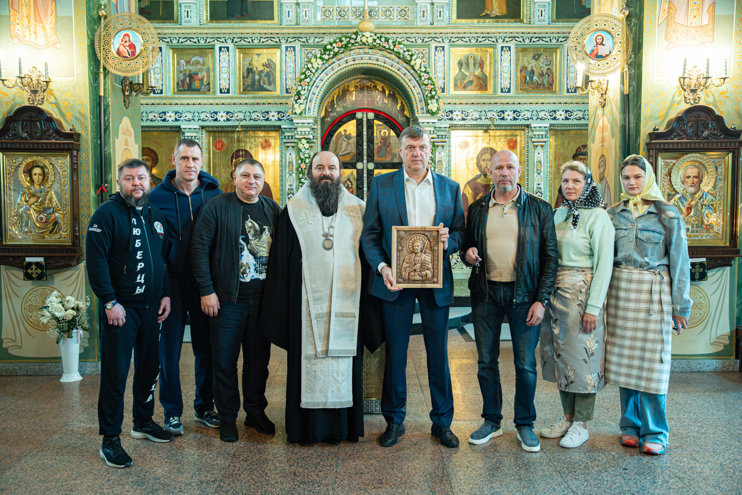Епископ Городецкий и Ветлужский Парамон освятил икону святого благоверного великого князя Александра Невского предназначенную для военного госпиталя