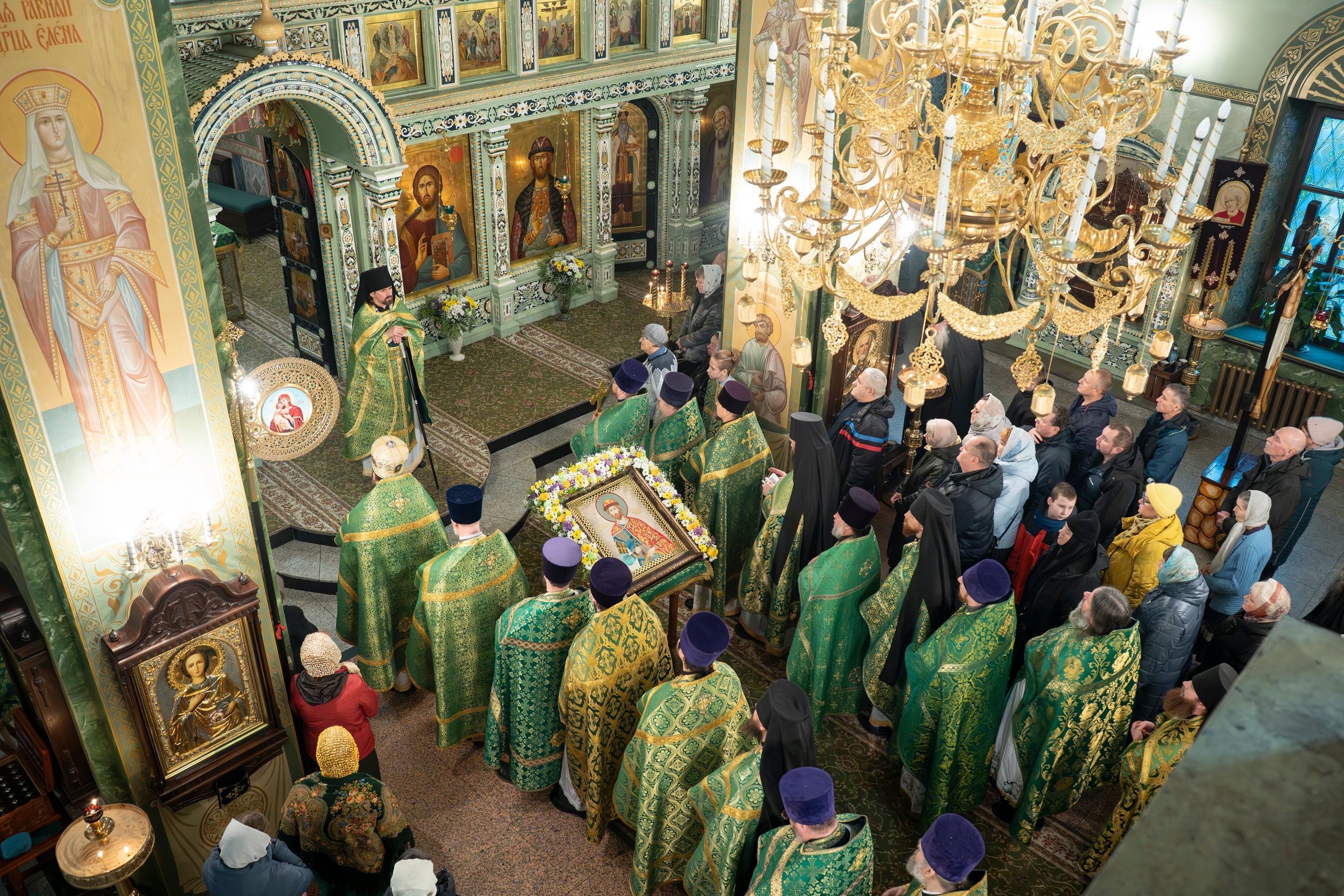 В день блаженной кончины святого благоверного великого князя Александра Невского наместник Городецкого Феодоровского мужского монастыря совершил Божественную литургию