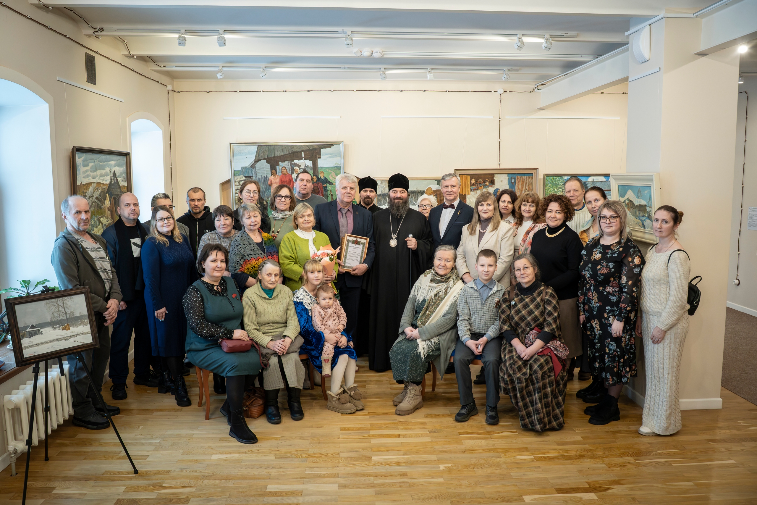 В Городецком Феодоровском мужском монастыре состоялось открытие персональной выставки картин «Времен связующая нить»