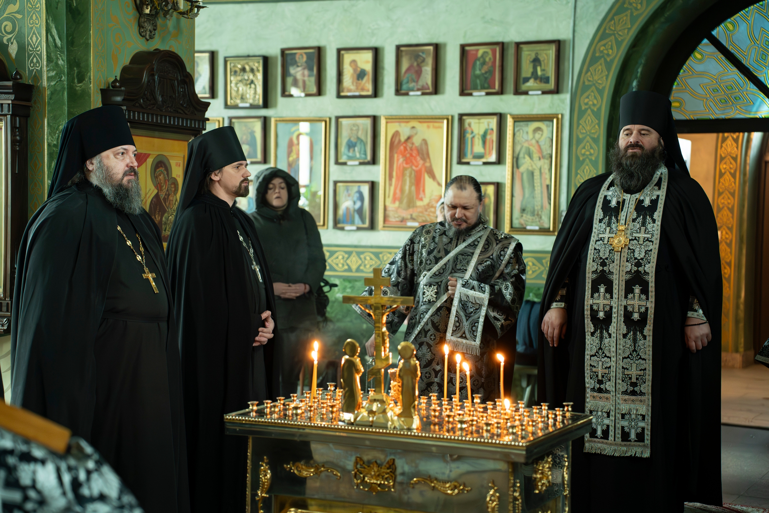 В понедельник первой седмицы Великого поста епископ Городецкий и Ветлужский Парамон молился за богослужением в Городецком Феодоровском мужском монастыре