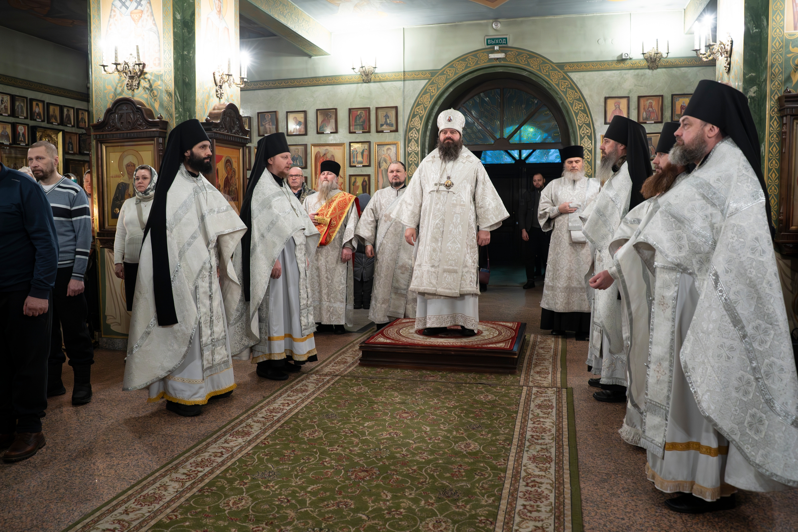 Епископ Городецкий и Ветлужский Парамон совершил Божественную литургию в Городецком Феодоровском мужском монастыре