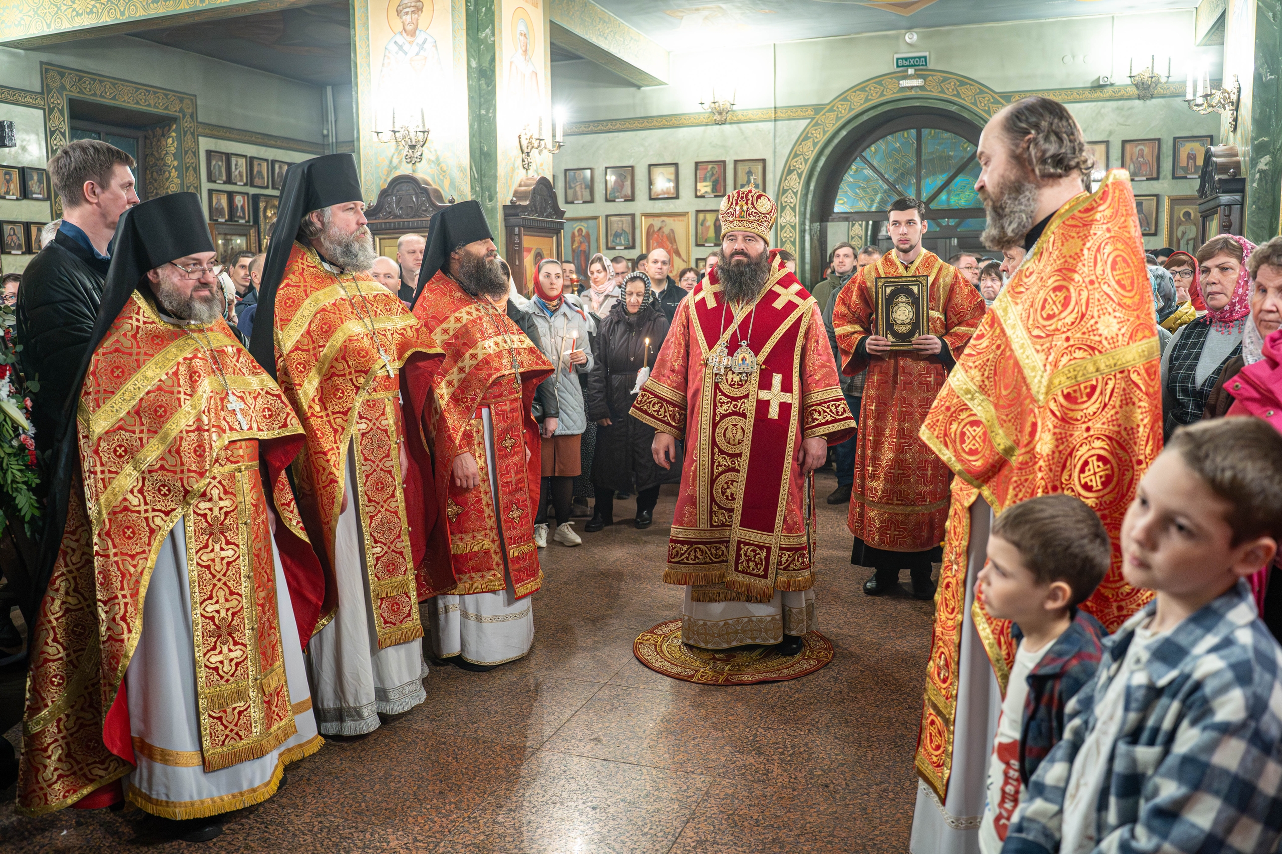 В праздник Светлого Христова Воскресения епископ Городецкий и Ветлужский Парамон совершил Пасхальные богослужения в Городецком Феодоровском мужском монастыре